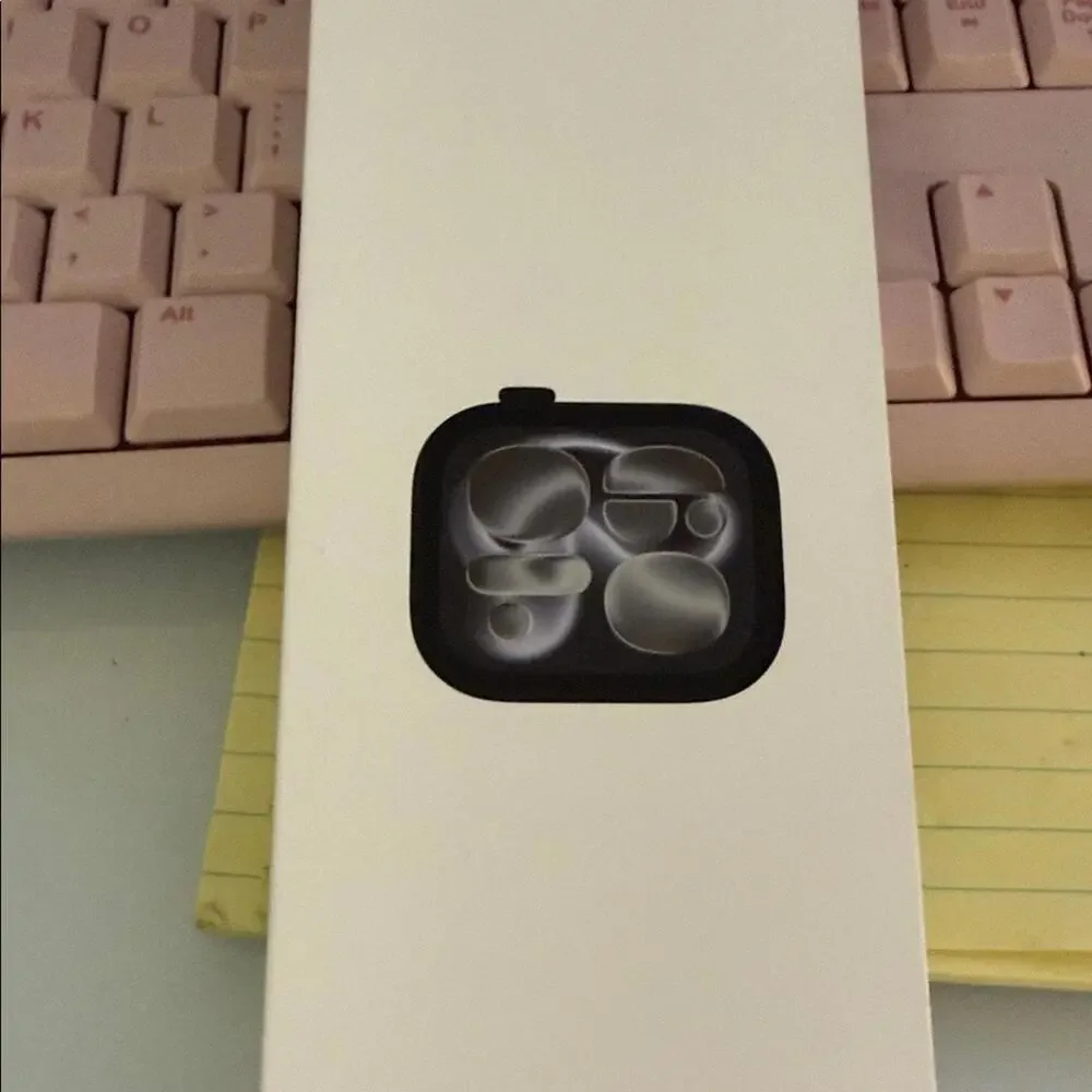 Watch Series 11 46mm - Jet‎ Black Aluminum Case Black Sport Band M/L - 64.0GB